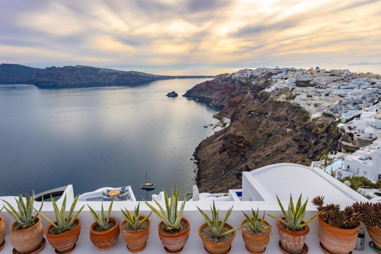 Hotel Ikies Santorini Oia  Exterior foto