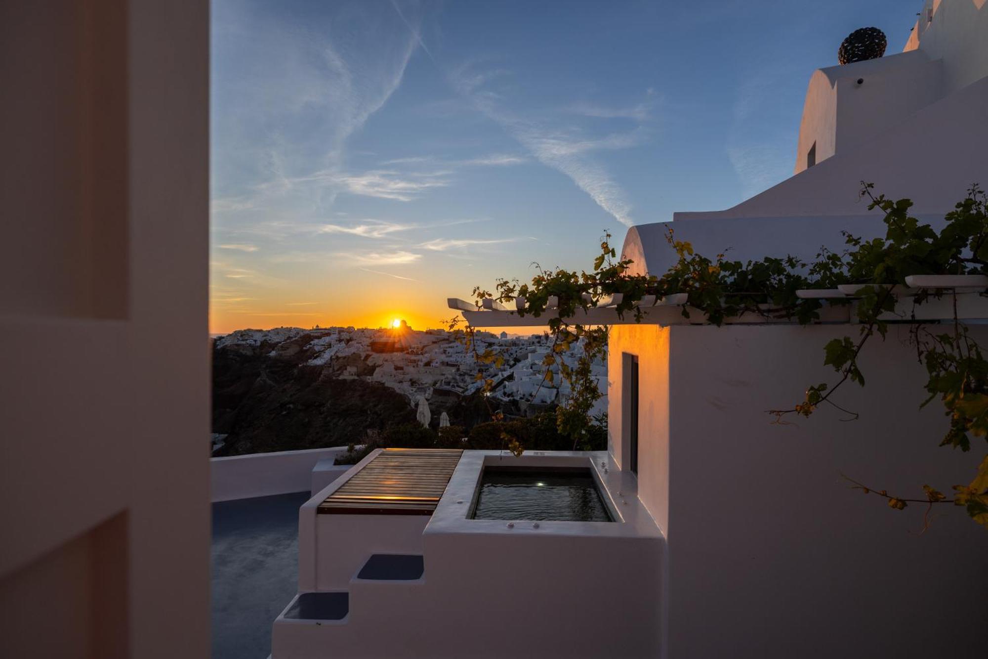 Hotel Ikies Santorini Oia  Habitación foto